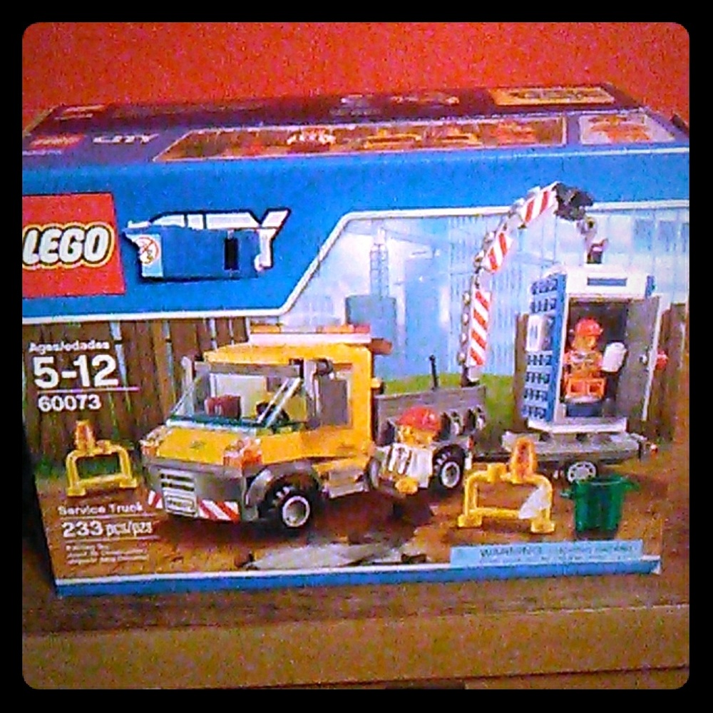 The service truck lego set #60073 233 pcs